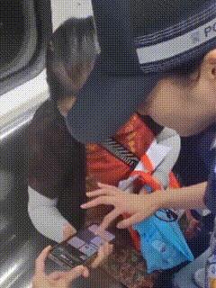 DƬ